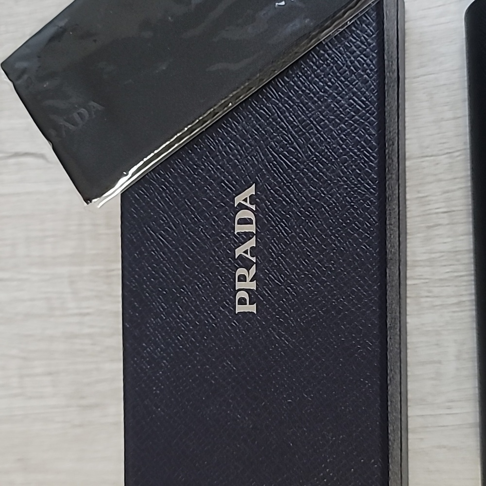 Prada Box - Picture 3 of 6